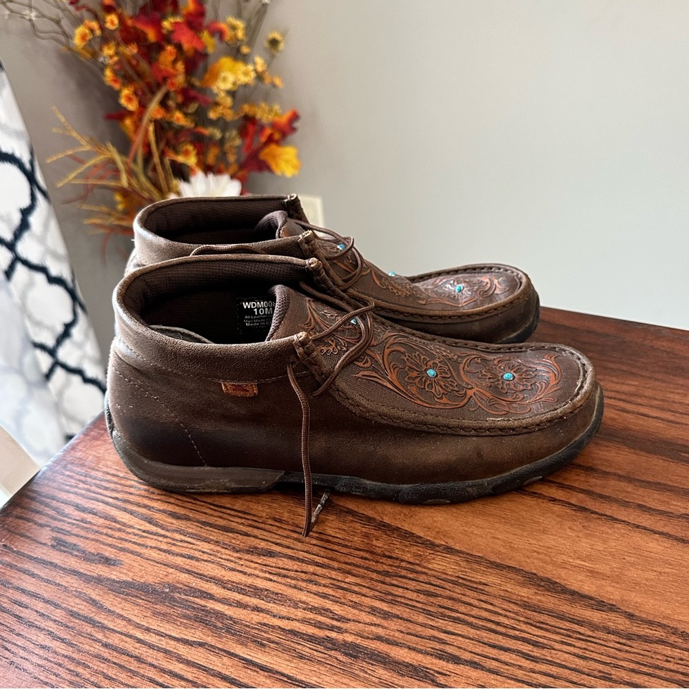 Like new twisted x women’s driving mocs! Smoke free home , worn maybe 4x